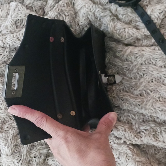 Black Plastic Satchel Bag - Picture 7 of 8